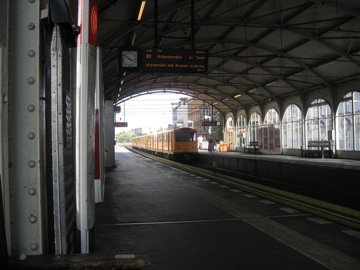 Getting on the train to Unter den linden